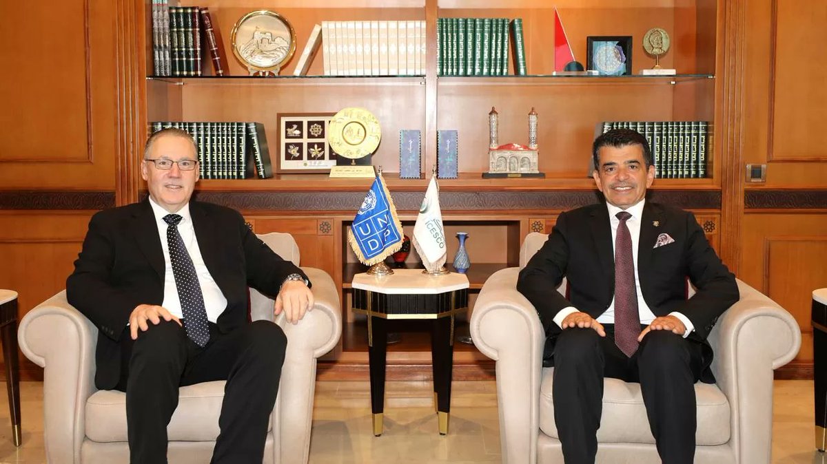 knowledge4All1's tweet photo. A new chapter of strategic cooperation begins!
The #KnowledgeProject of @UNDP &amp; @MBRF_Knowledge has signed an MoU w/@ICESCO_En, joining forces to build resilient, knowledge-driven economies, in a new step to empower institutions &amp; inspire innovation communities across regions. https://t.co/ZKbYcGn1kw