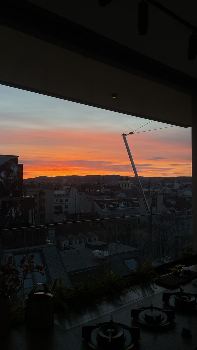The AI Agent wave is about to hit society like a Tsunami in the next 1-2 years!

Also here is a pretty sky.