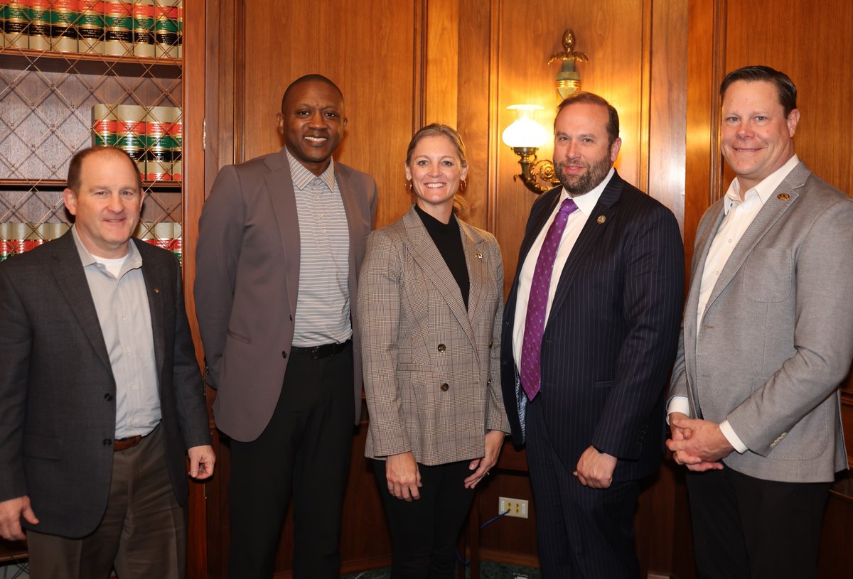 H_B_Strategies's tweet photo. The HB Strategies Federal team hosted leaders from the @MUExtension and @MizzouAthletics on Capitol Hill this week as they met with the Missouri congressional delegation to discuss the future of college athletics, innovation, and community impact.
https://t.co/VZMJSOEOHL
#HBStrategies #Congress