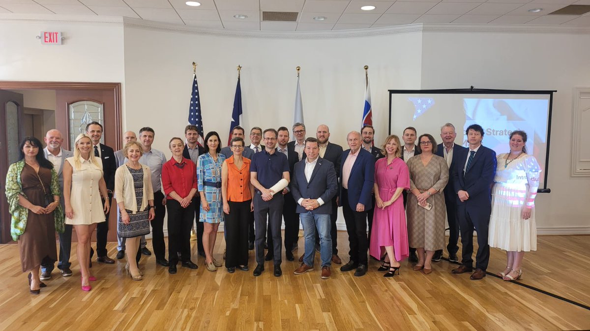 CZinWashington's tweet photo. Annual meeting of Czech Honorary Consuls in the USA takes place in Houston, Texas in the Czech Center Museum. Honorary Consulates play invaluable role in the Czech consular network 🇨🇿🤝🇺🇸 https://t.co/uRy1HH97rC
