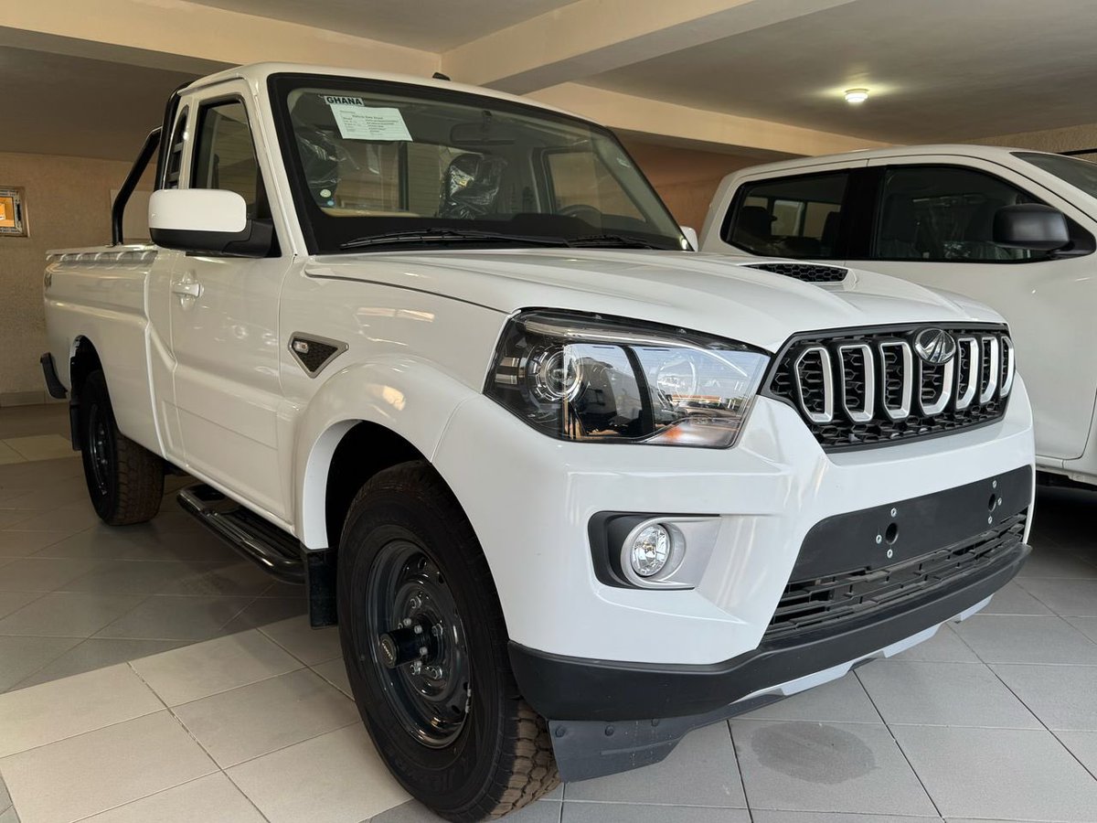 svanigroupltd's tweet photo. White Mahindra pick ups available now at SVANI GROUP LTD. Come through to Crystal Plaza, Lashibi-Sakumono Road #mahindra #pickup #ghana #ghanatiktok #cars #accra #carsinghana #cartiktok  #whitecar 🇬🇭🇬🇭🇬🇭 https://t.co/Patz6JTdhW