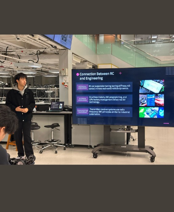 HKPolyUEEE's tweet photo. On April 10, we had an RC car workshop hosted by EEE student Jin CHEN🏎️📷! Don’t underestimate those remote control cars; they can compete with real car speeds 📷 https://t.co/uFiyI0AH1U