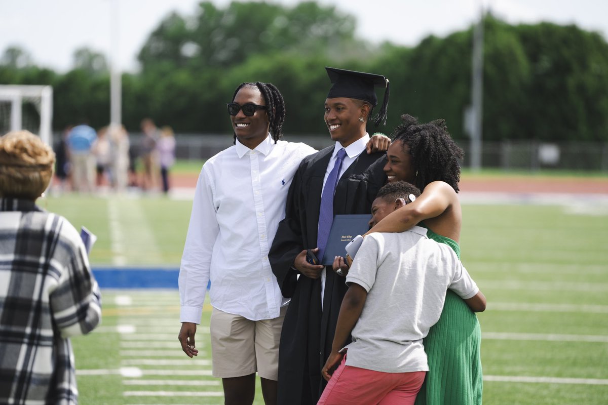 ictrueblue's tweet photo. We are ONE MONTH away from celebrating our 2025 #IllinoisCollege Graduates! RSVP for Commencement Weekend and learn more about the events happening at https://t.co/UqRTgIgn1n #ICGrad https://t.co/GrpQqygBaz