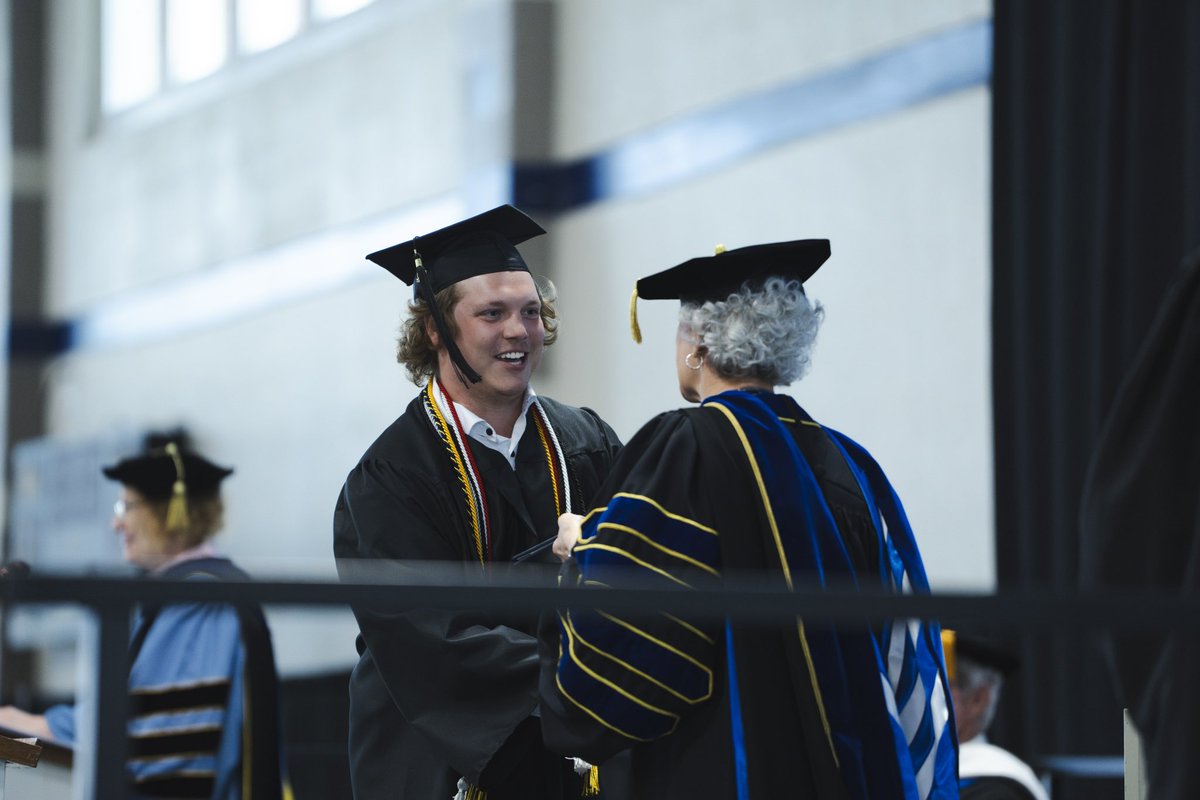 ictrueblue's tweet photo. We are ONE MONTH away from celebrating our 2025 #IllinoisCollege Graduates! RSVP for Commencement Weekend and learn more about the events happening at https://t.co/UqRTgIgn1n #ICGrad https://t.co/GrpQqygBaz