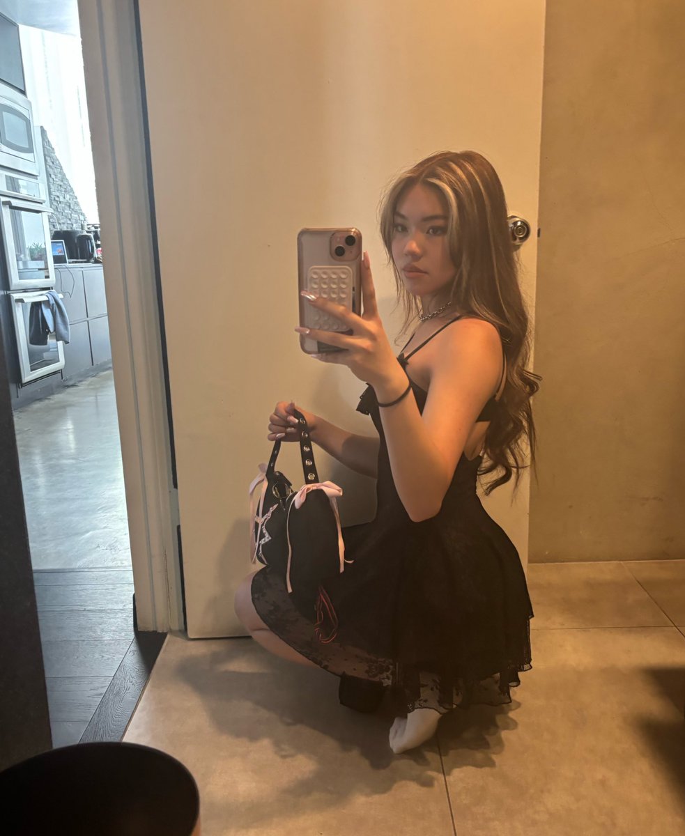 brattykylani's tweet photo. join the kylani cult https://t.co/DMTPiTMR5R