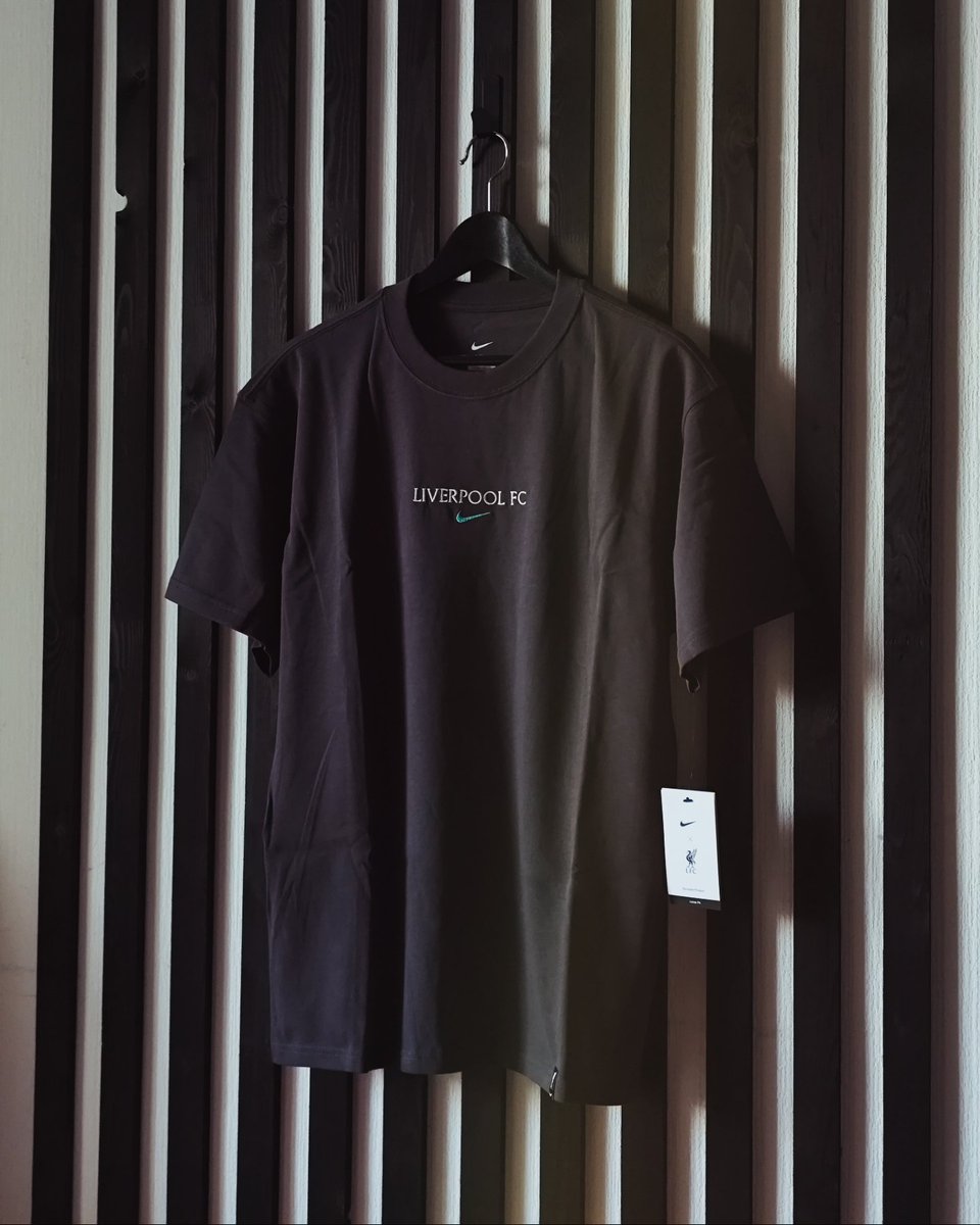 ivan_bott's tweet photo. LFC Nike Mens Max90 Tee Black

Fantastic casual dark grey tee with beautiful blue swoosh and the name of the best football club ever bit upper! Wear and enjoy! YNWA!

Футболка Nike ФК «Ливерпуль»
Размер S

#lfc #nike #tee #liverpoolfc #ynwa #ливерпульфк #оригинал #вналичии #спб https://t.co/NQszDmCtbM