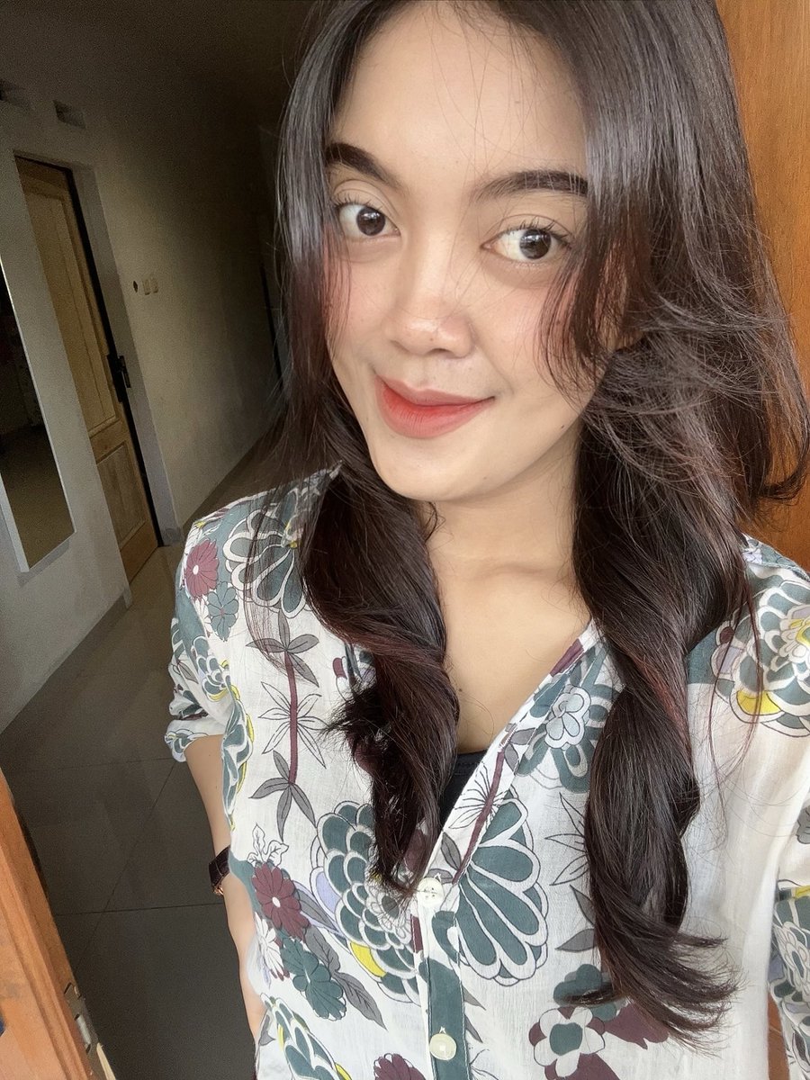 cryinsideyay's tweet photo. ak d smwa poto🙂 https://t.co/7SzOc4BlTK