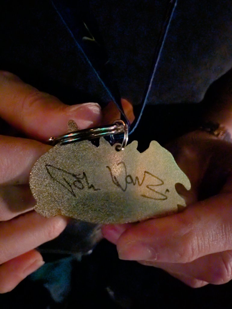 ChessingtonBuzz's tweet photo. Original The Vampire keyring from 1990 belonging to @Cannola80 signed by the man himself in the ride station. Brilliant!
#Vampire35
#VIPExperienceBTS https://t.co/S1FLDYiQQE