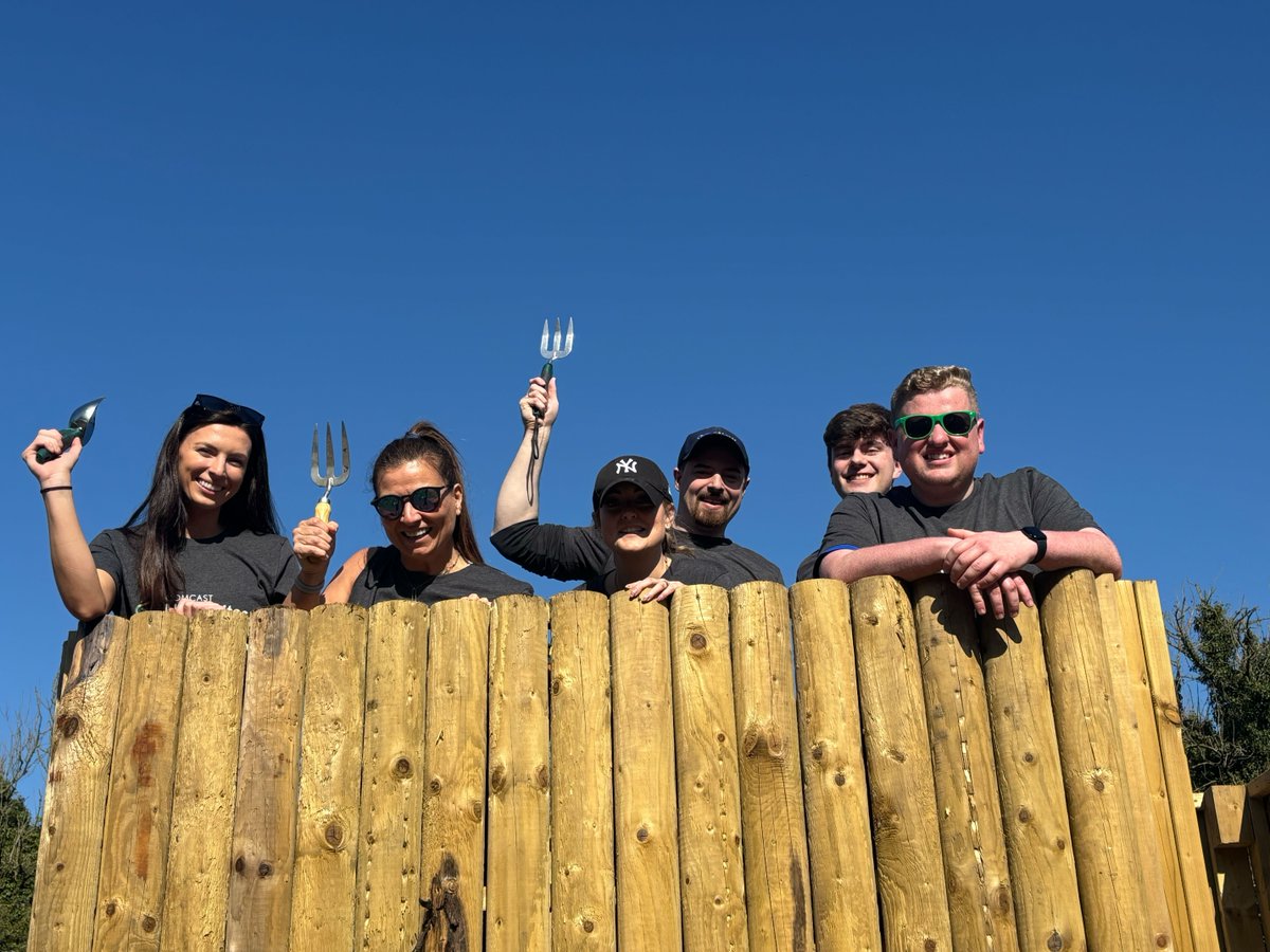 BRSGolf's tweet photo. 👏A huge THANK YOU to our wonderful team of volunteers who got their hands dirty yesterday at Ravine as part of @comcast NBCUnites Cares Day 2025 - giving us an opportunity to make change happen together and leave a lasting impact on our community 🎨 🌱 🌷@NBCUniversal #NBCUnites https://t.co/EXH7Ad5pSh