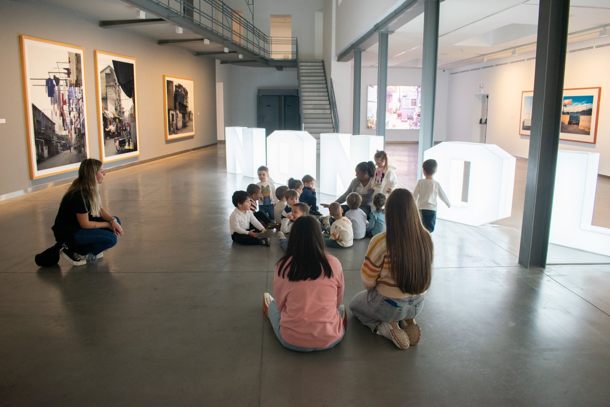 miradasinfan03's tweet photo. Hoy acabamos con el acompañamiento a las escuelas infantiles por parte de las alumnas en el @DomusArtium2002 . Ha sido un proceso enriquecedor, muy trabajado por su parte en el que han podido observar al niñ@ jugando y creciendo a la vez.#AulaEmpresa+CyL @iesfrojas @ciudadsaberes https://t.co/VoIehOyMeV