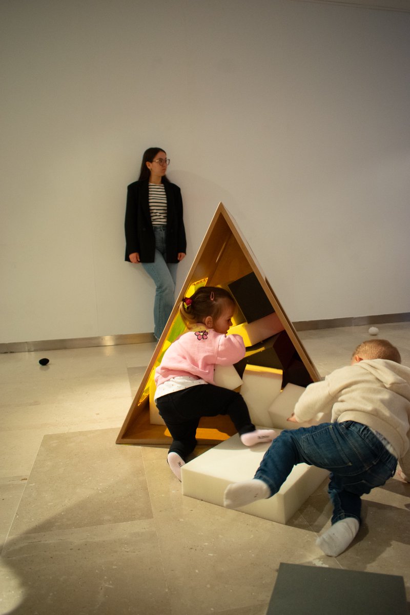 miradasinfan03's tweet photo. Hoy acabamos con el acompañamiento a las escuelas infantiles por parte de las alumnas en el @DomusArtium2002 . Ha sido un proceso enriquecedor, muy trabajado por su parte en el que han podido observar al niñ@ jugando y creciendo a la vez.#AulaEmpresa+CyL @iesfrojas @ciudadsaberes https://t.co/VoIehOyMeV