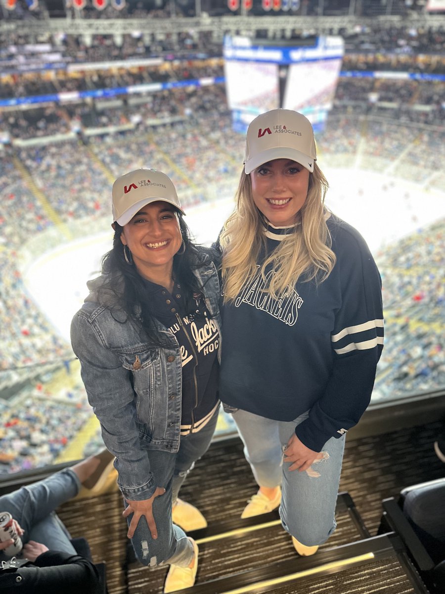 LeeColumbusOH's tweet photo. What a great night cheering on the Blue Jackets to a 3-2 win over Buffalo! 🏒💙

#CRE #CBJ #LeeAndAssociates #NetworkingNight
#WomenInCRE #MentorshipMatters #WorkHardPlayHard
#GameNightVibes #PropertyManagementLife #CREConnections
#CBJWin #ServeProStrong #SuiteLife https://t.co/VIogu8ynFr