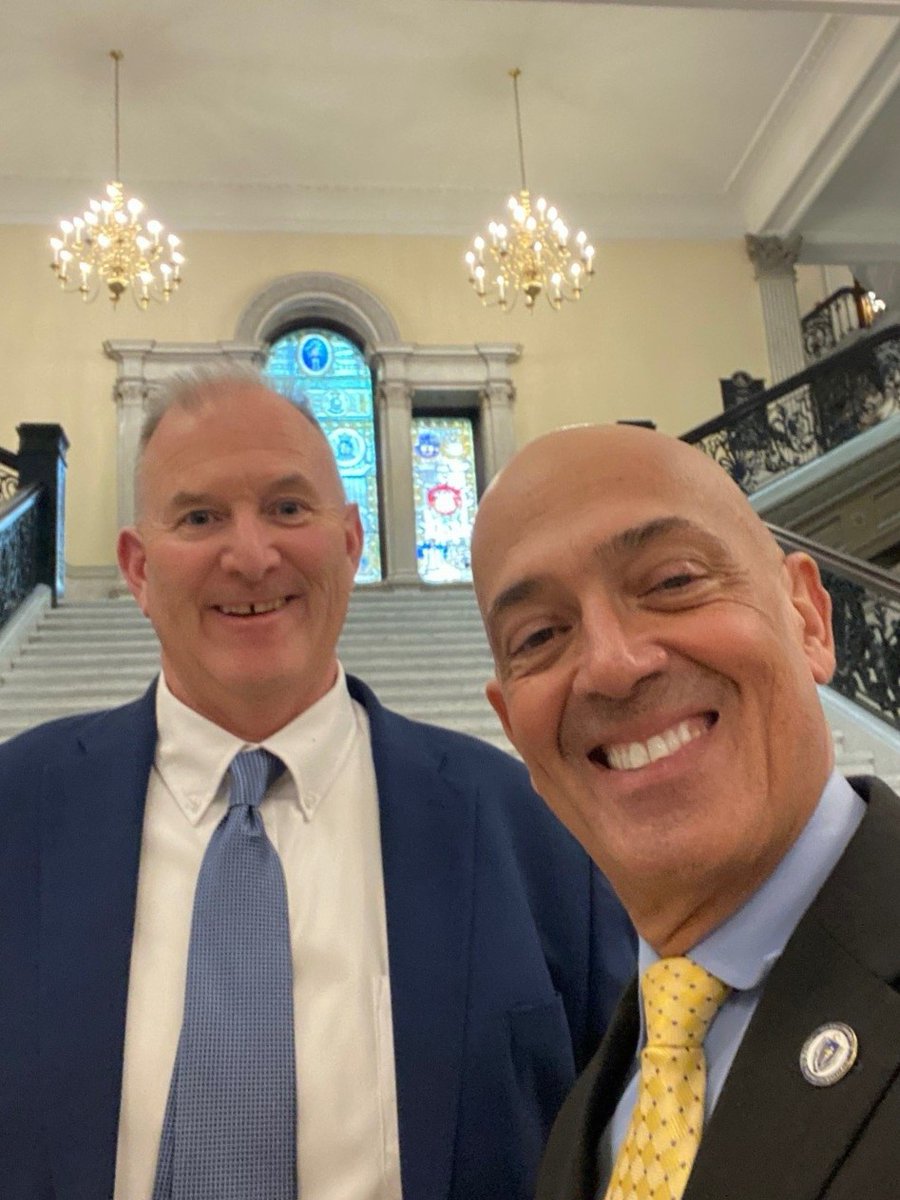 On Weds., Barnstable County's Emergency Preparedness Director Chip Reilly attended Emergency Management Day on Beacon Hill, alongside emergency management professionals from across Massachusetts.

Learn more at: loom.ly/WvZjS70 #capecodgov #workingforyou #IAEM