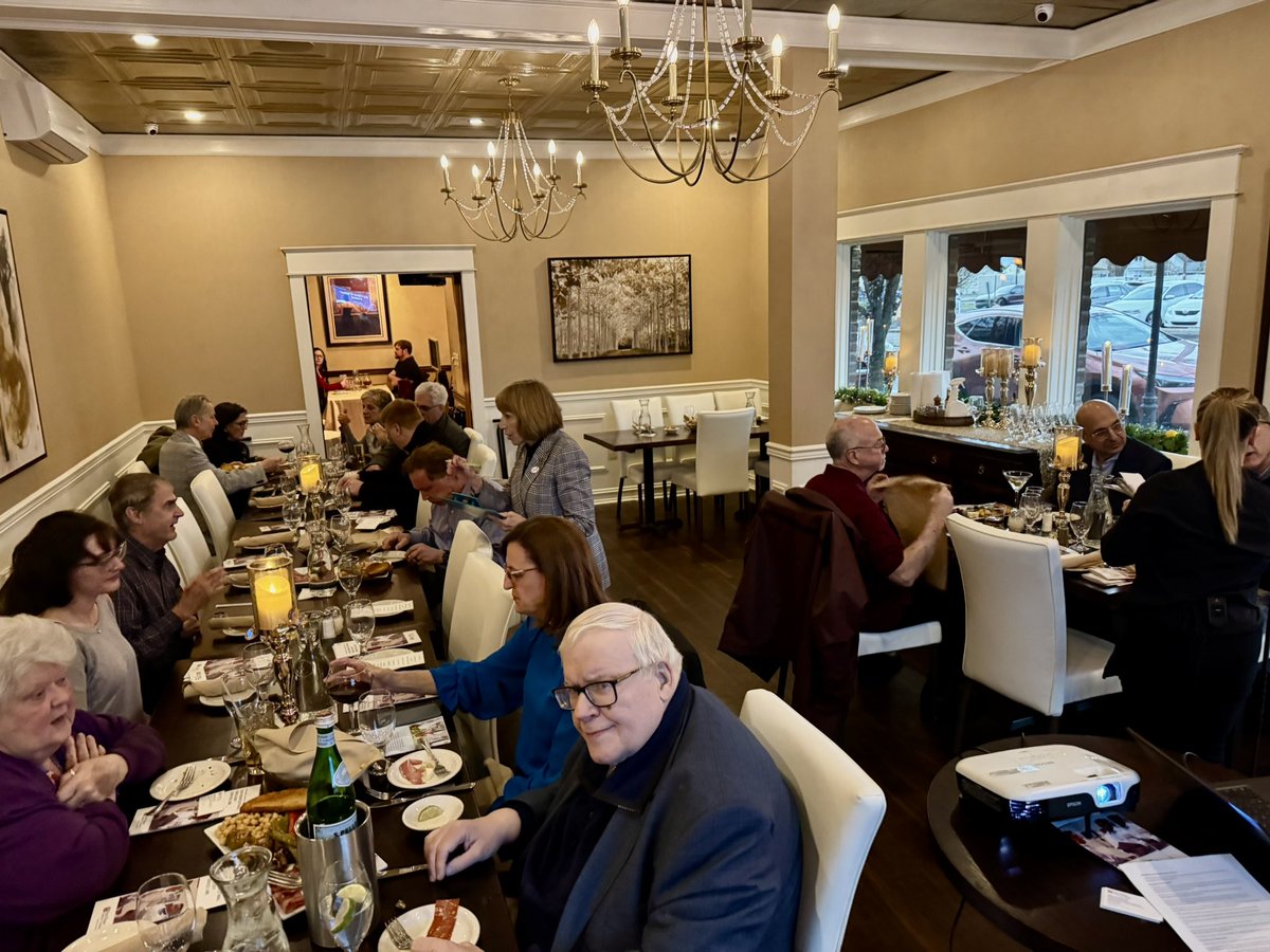 SanjaySReddy's tweet image. Thanks to @POMA_DOs district 4 for a warm welcome. Great evening meeting this fantastic group, and sharing a bit of @FoxChaseCancer history with them. Looking forward to building this connection to better serve the communities #cancercare needs! @JeffreyFarma @FoxChaseSurgOnc…