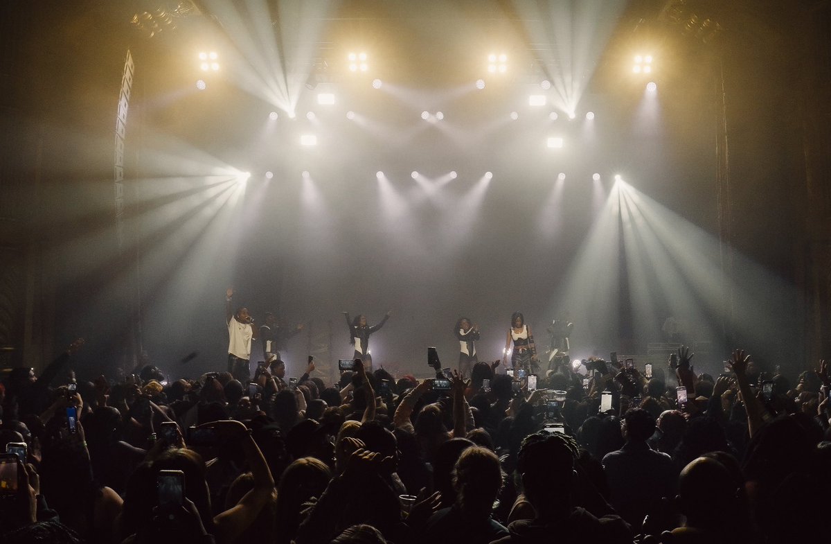 King Of R&B (@jacquees) on Twitter photo Thank you Chicago! Night 2 sold out! The energy was crazy! #FAFZTOUR π₯ <a href="/DeJLoaf/">New Album out Now!</a> Thank you Chicago! Night 2 sold out! The energy was crazy! #FAFZTOUR π₯ <a href="/DeJLoaf/">New Album out Now!</a>