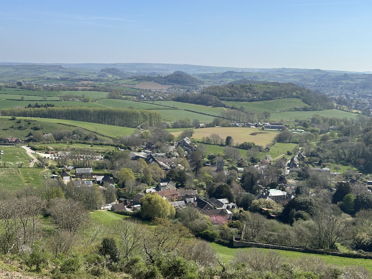 So Monty and I are safely home but not before stopping at the farm shop to pick up a bulk purchase of our favourite ice creams, a quick whizz around Symondsbury and Colmers Hill again and an opportunity for a selfie or two.  Thank you for joining us on our adventure 🥰
