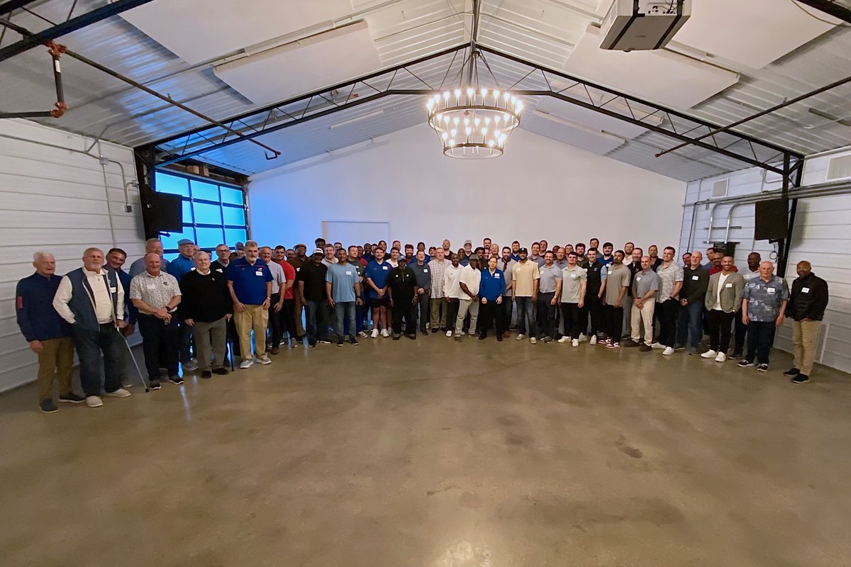 Great to see so many members of the Kansas Football family last night! 🔴🔵

#RockChalk