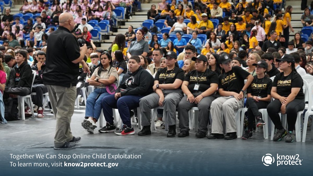 Know2Protect's tweet photo. Strong messaging, life-saving impact. @HSISanJuan's April 9 #K2P #iGuardian Summit in San Juan, PR brought awareness and action against online child exploitation. Their powerful #ProjectiGuardian presentation reached nearly 1,800 students — well done!
#ChildSafety https://t.co/vqgGYNr9bN