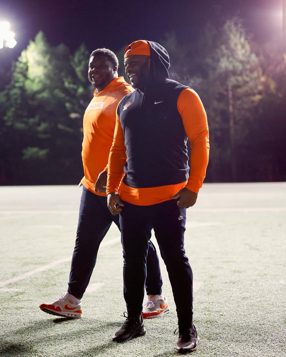 CoachDreKates's tweet photo. Learning Day In And Day Out From This Guy @CoachE_CUSE … The Best Defensive Coordinator In College Football. Who Wouldn’t Want To Play For Him 🍊🍊🍊. Smile Thru Adversity, and Triumph. #NattyChasing https://t.co/ZXTtGRfkN8