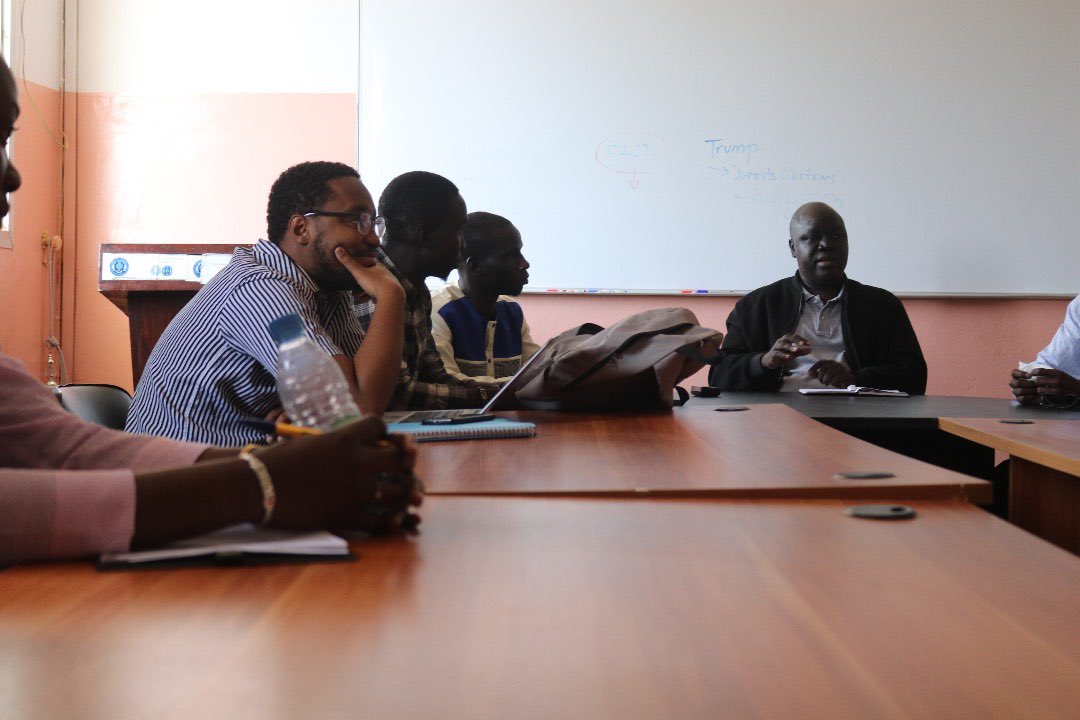 ame_cesti's tweet photo. Ce 10 avril 2025, l’Amicale des Étudiants du CESTI a présenté son nouveau bureau exécutif au Directeur de l’établissement. Mamadou NDIAYE a salué cette initiative et réaffirmé son soutien à l’amicale, tout en souhaitant un excellent mandat au bureau pour l’année 2025-2026. https://t.co/2YY6qWYtLj