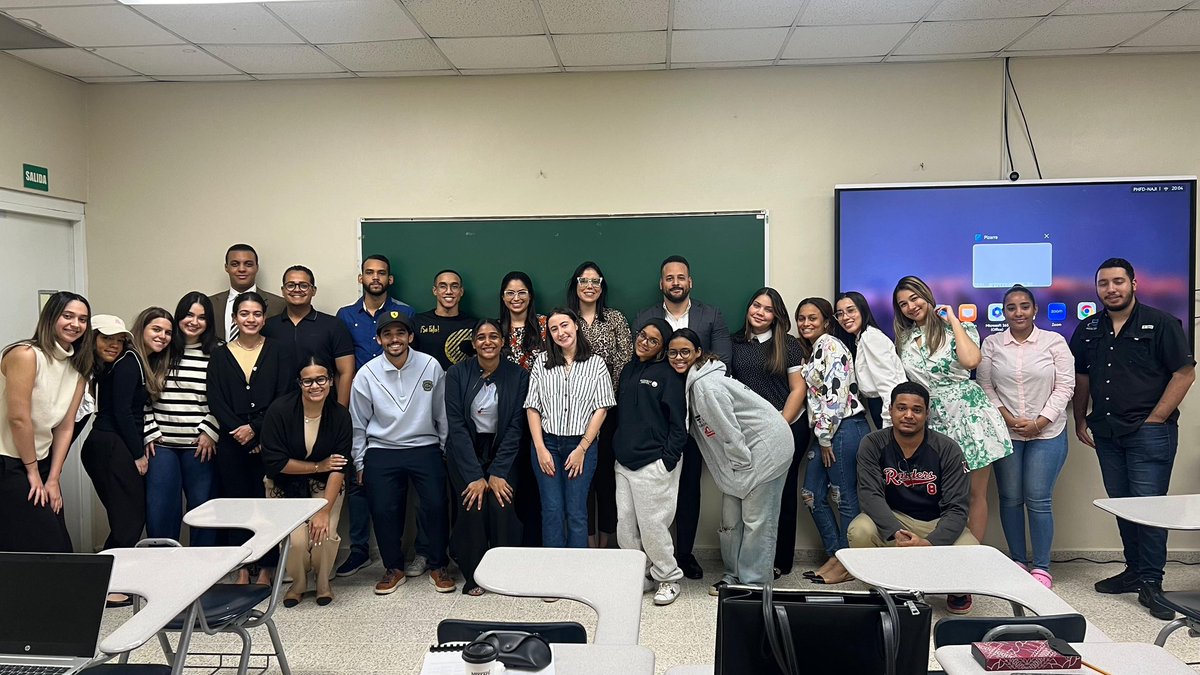 JamesLazala15's tweet photo. Luego de culminar Der. Procesal Civil II, con un excelente grupo el cual tuve la oportunidad de compartir este cuatrimestre. Les auguro éxitos. @sariasarzeno gracias por la oportunidad. https://t.co/clCl7CHhFZ