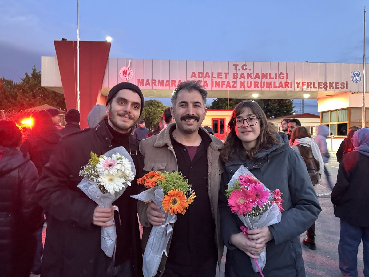 Seçil, Ali ve Kubilay yoldaşlarla birlikte 59 arkadaşımızı da aldık. Geri kalanları da alacağız.