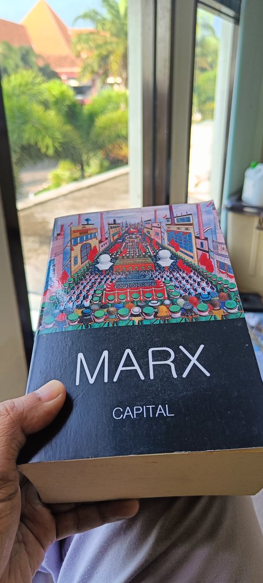 tantok92's tweet photo. @logos_id @mas_Gigin Langsung volume 1 dan 2...tebal 1000 halaman lebih...edisi Wordsworth. Beli di periplus dulu seingatku. https://t.co/LFDOah42Gs
