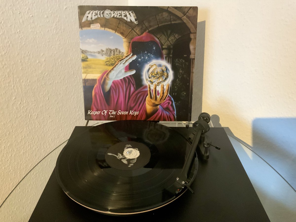 AMusikblog15440's tweet photo. Helloween - Keeper of the Seven Keys Part I (1987)

#helloween #vinyl #vinylcommunity #vinylcollection #vinylcollector #record #recordcollection #powermetal #heavymetal #heavymetalcollection #metal #recordcollector https://t.co/VBriuyVT9B