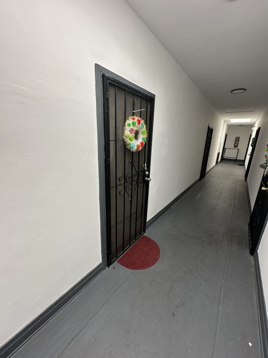 TheReal_JON's tweet photo. The common area with excessive misc dust: https://t.co/3zbsO86p10