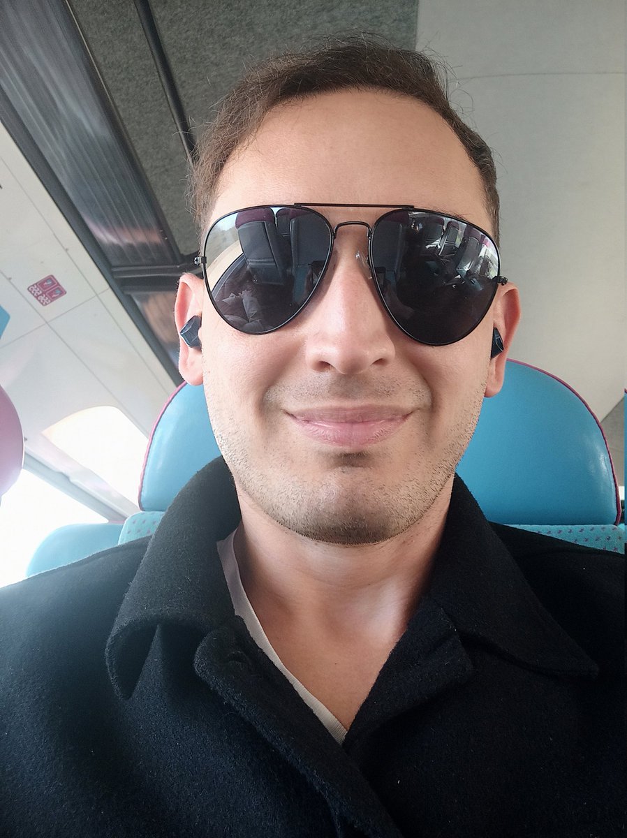 En route pour un changement majeur dans ma vie ! Bon week-end d'avance ! 💙