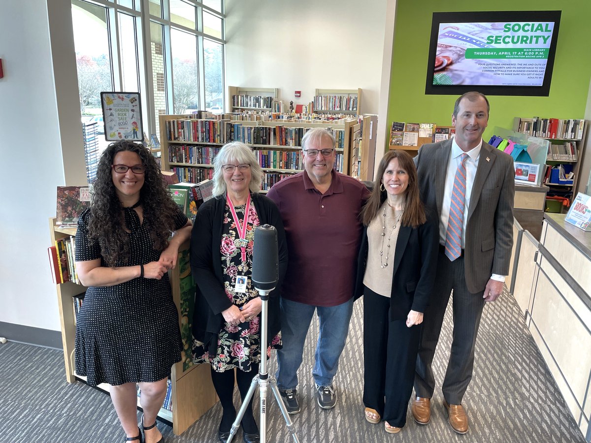 The <a href="/GloCoLibrary/">Gloucester Library</a>'s Community Room is now able to offer hybrid meeting capability thanks to a donation from Chesapeake Bank. The Community Room offers a free meeting space to countless nonprofit and community organizations throughout the County: pub.gloco-sitedocs.com/CEPI/Releases/…