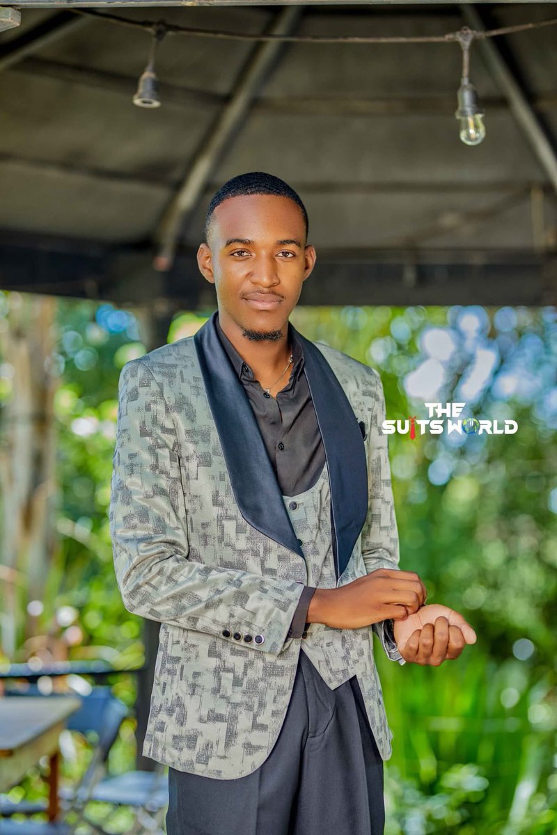 The_Suits_World's tweet photo. ‼️Unleash your inner gentleman today, with our perfectly tailored fancy suits at 💲5️⃣0️⃣ The Suits World Samora.🔥
#chillmaster #bulawayo #GilbertNyamanhindi #nama2025 #Ryanesu #themusekaz #TinasheMutarisi #TinasheMugabe #maloti #Shugeta #nashtv #topnash #topfans #MasterH https://t.co/dbVGp3czDm