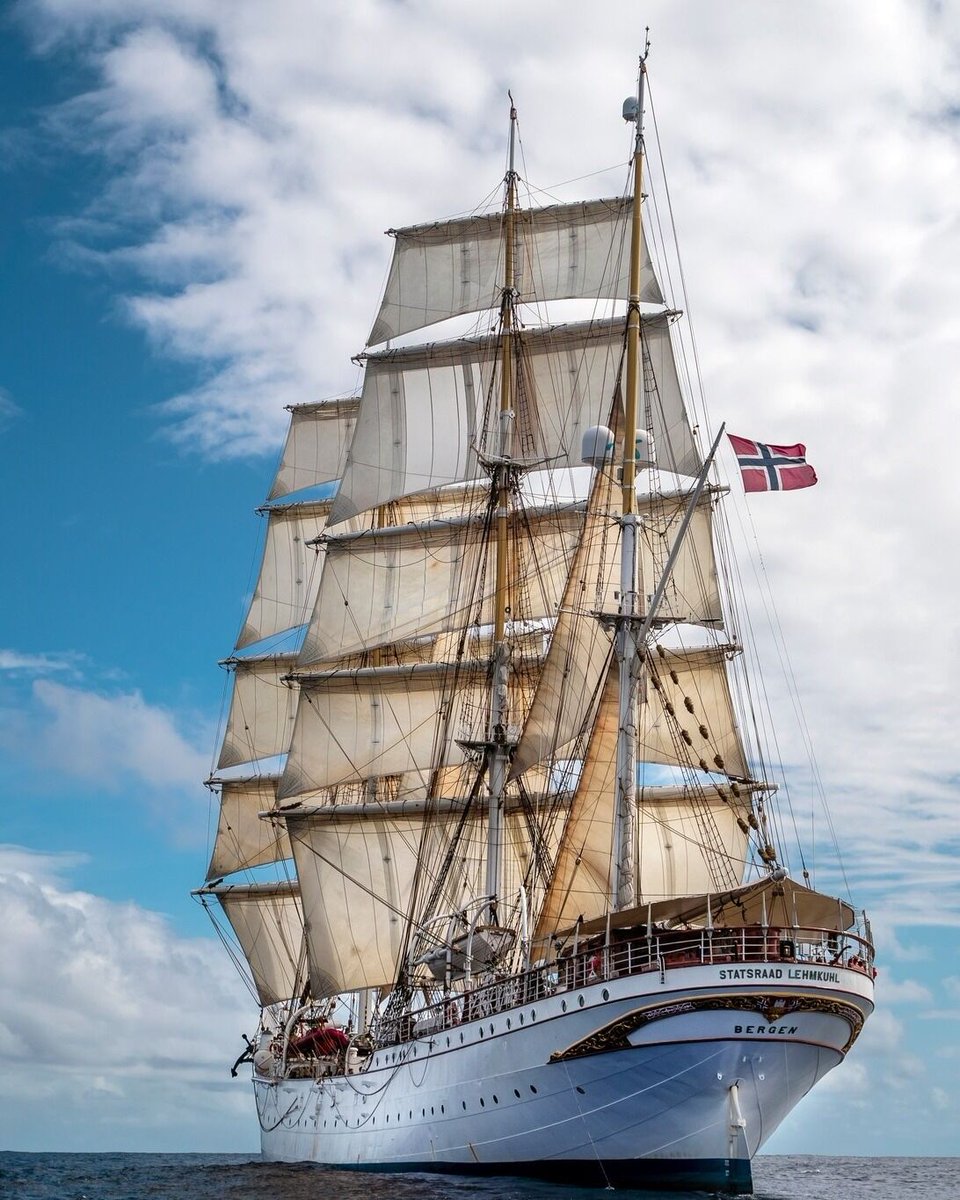 Today, the One Ocean Expedition II sets sail from Bergen. Over the next year, the 111-year-old sailing ship <a href="/statsraad/">Statsraad Lehmkuhl</a> Lehmkuhl will travel across three continents and stop in 26 ports.

We look forward to welcoming the ship in Pond Inlet, Gjoa Haven, Cambridge Bay and Vancouver.