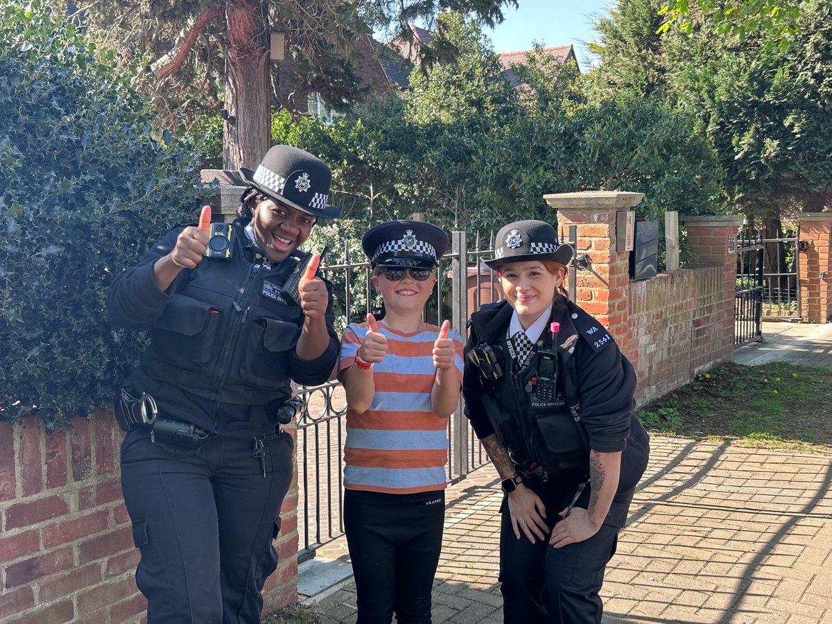 Chiswick Police tweet media