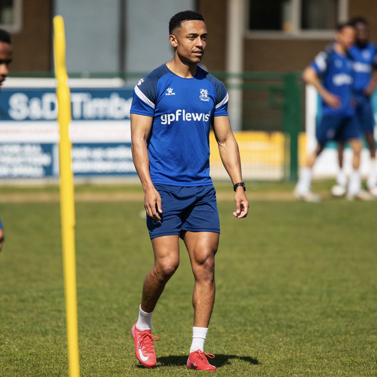 Wealdstone FC tweet media