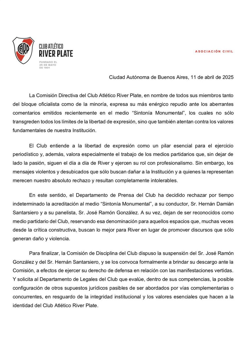ram0n9421's tweet photo. @Belndelrio2Rioo @MedioRiver https://t.co/qKySlk5iZO

Yo elijo en qué vereda pararme y estoy tranquilo con eso. Cada quien defiende sus valores. Inentendible que le hayan permitido volver. Errorazo.
