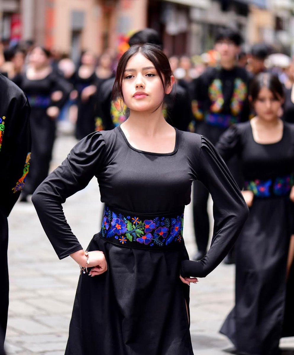 PRENSAVirtual_'s tweet photo. Desfile  estudiantil por los 468 años de Fundación de Cuenca. 2025 P2

📷 @gabriel.art__
📍#cuenca #cuencaecuador  #cuencacity #azuay https://t.co/vY70EK44PH