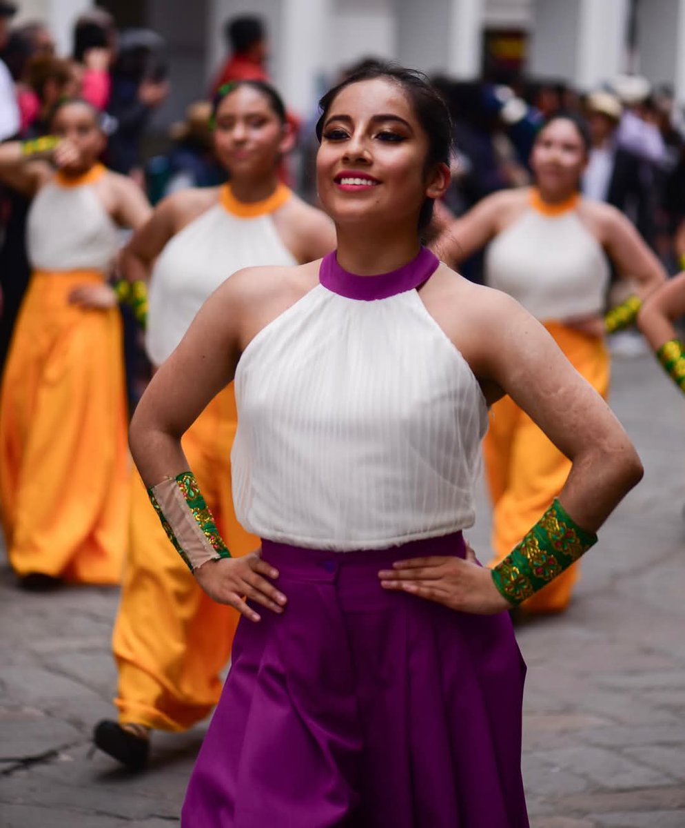 PRENSAVirtual_'s tweet photo. Desfile  estudiantil por los 468 años de Fundación de Cuenca. 2025 P2

📷 @gabriel.art__
📍#cuenca #cuencaecuador  #cuencacity #azuay https://t.co/vY70EK44PH
