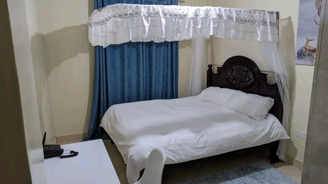 mungedawin's tweet photo. Airbnb 1 Bedroom Apartment Available along Caltex Road, Donholm (Behind Quickmatt Supermarket) Proximity to Outering, Jogoo &amp; Mombas Rds, JKIA &amp; SGR Nairobi Terminus.  Rate: KSH. 2500. Call/WhatsApp: 0717725847.
· Smart Tv
· High Speed Internet
· Hot Shower
· Equipped kitchenette https://t.co/Q9dlpag7ea