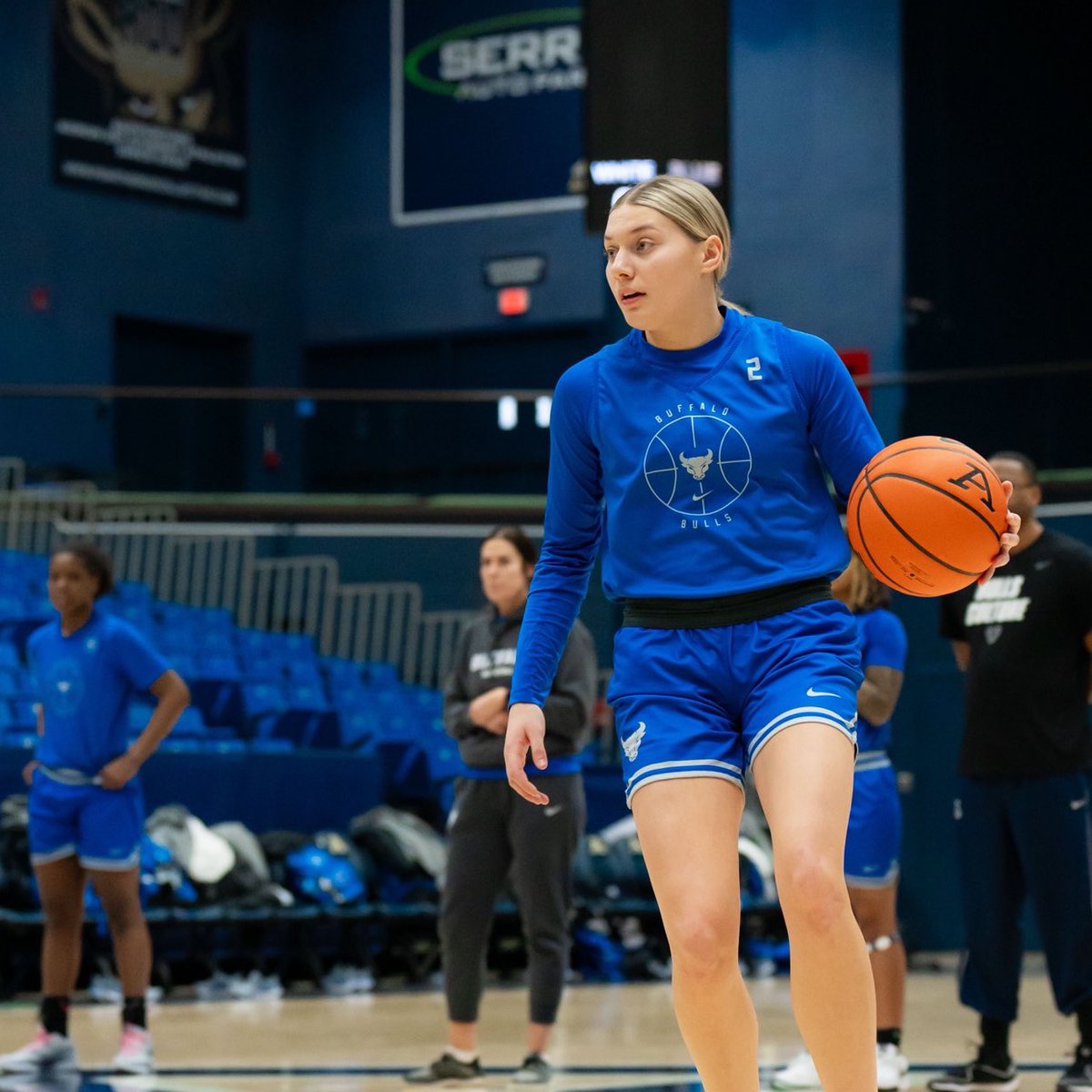 Robert Morris head coach Chandler McCabe was not lying when she talked about bringing the local talent back to RMU. 

McCabe received another commitment from a former WPIAL standout on Friday which marks the fourth local talent to transfer back "home."

robertmorrissportsnow.com/robert-morris-…