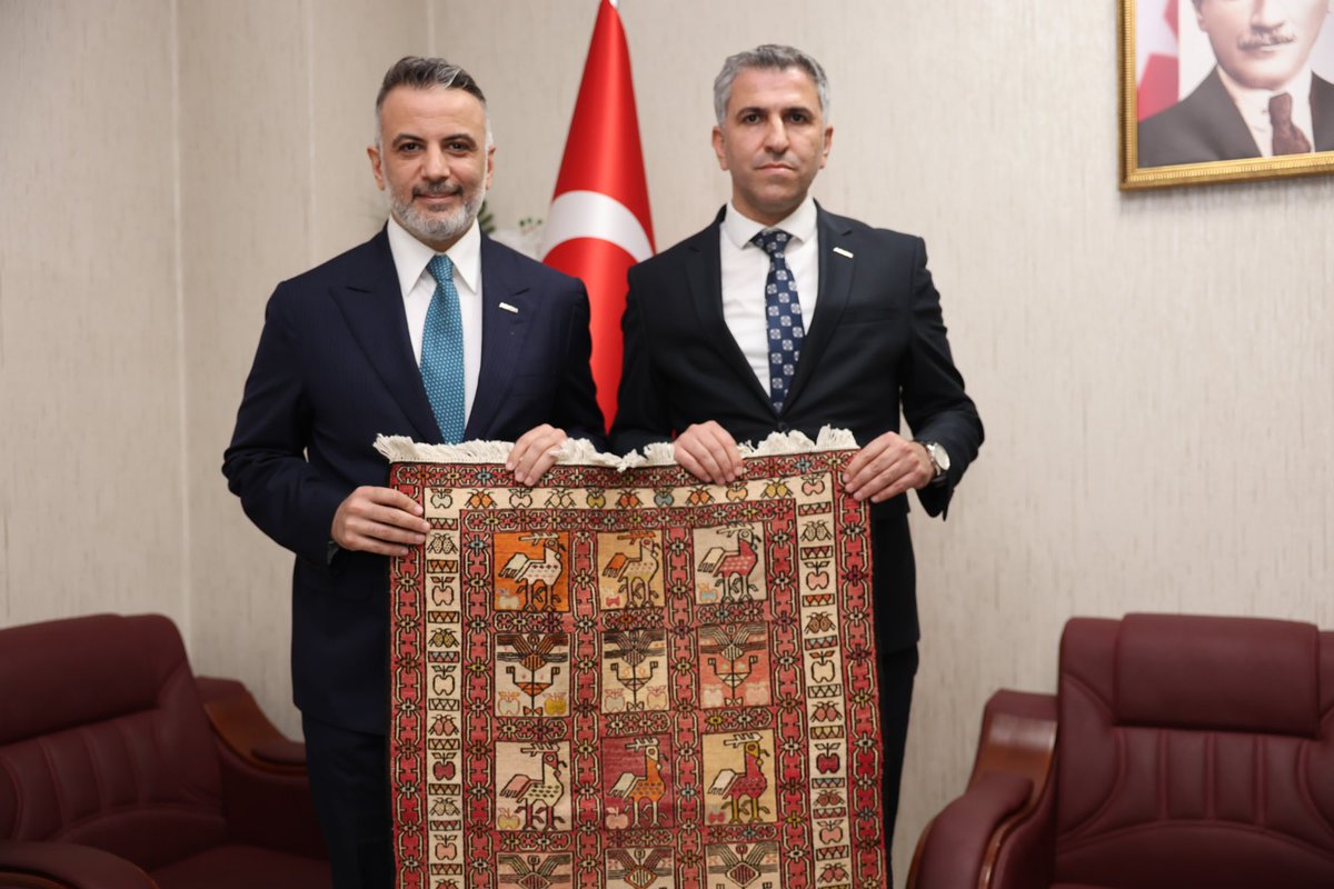 orhanaydin's tweet photo. Bitlis’te yoğun bir programın ardından geçtiğimiz Van ilimizde Van şubemiz üyelerimizle biraraya geldik.Yeni şube başkanımız Osman Çiçekel ve yönetimi ile ilimizin potansiyeli ve şube çalışmaları üzerine istişarelerde bulunduk. 

Bu vesile ile kıymetli başkanımızı ve yönetimini tekrardan tebrik eder, çalışmalarında üstün muvaffakiyetler diliyorum.