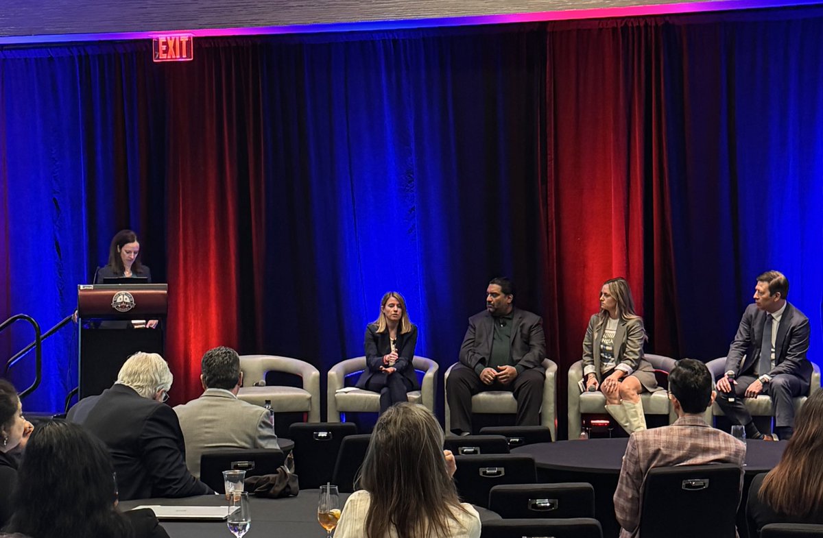 Stephen V Liu, MD (@stephenvliu) on Twitter photo Very pragmatic and interactive panel on #SCLC with Drs. <a href="/LaurenByersMD/">Lauren Averett Byers, MD</a> <a href="/alissajcooper/">Alissa Cooper, MD</a> <a href="/IyengarPuneeth/">Puneeth Iyengar</a> <a href="/drshieldsmd/">Misty Dawn Shields</a> <a href="/sands_jacob/">Jacob sands</a> at #TexasLung25 Very pragmatic and interactive panel on #SCLC with Drs. <a href="/LaurenByersMD/">Lauren Averett Byers, MD</a> <a href="/alissajcooper/">Alissa Cooper, MD</a> <a href="/IyengarPuneeth/">Puneeth Iyengar</a> <a href="/drshieldsmd/">Misty Dawn Shields</a> <a href="/sands_jacob/">Jacob sands</a> at #TexasLung25