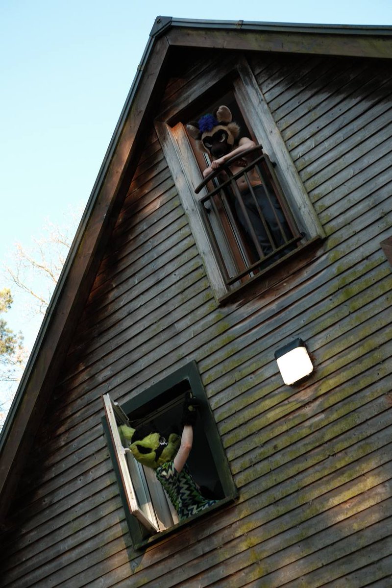 Let the lodge weekend begin 🍸

🟢<a href="/KinanB01/">Kinan (and Kel...)</a> 
📸 <a href="/BusterFurry/">Buster | The Central Scrutinizer</a>