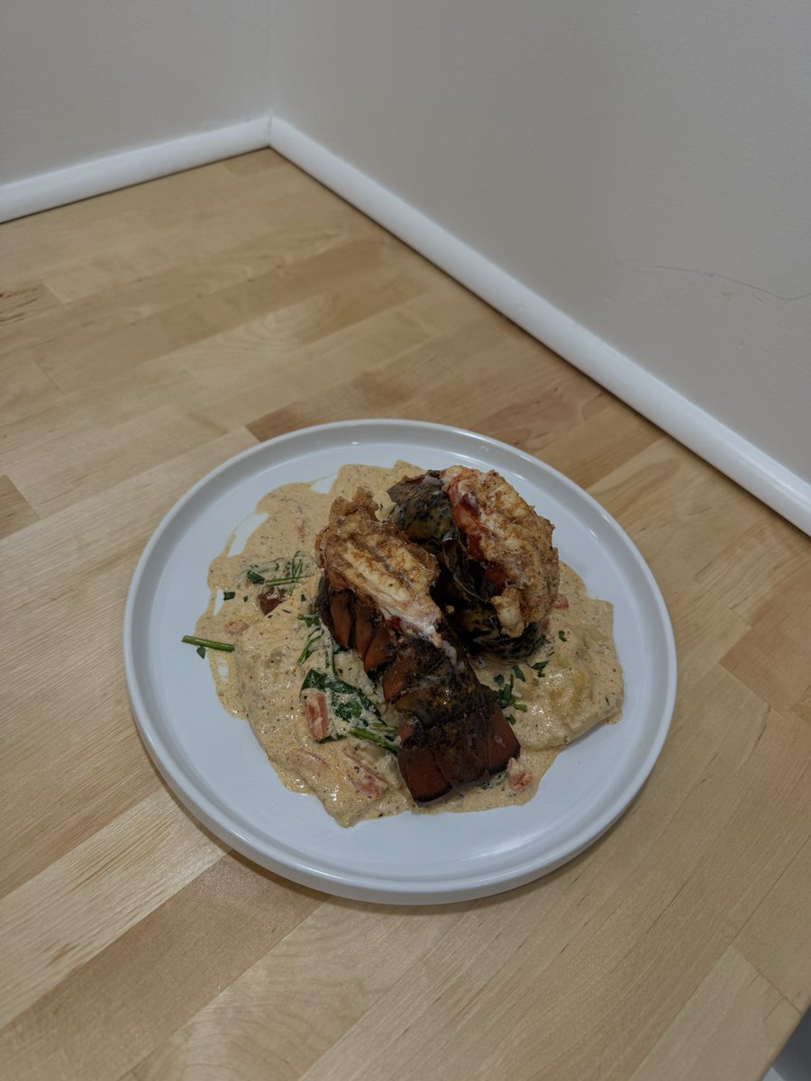 JodyeBravo's tweet image. Homemade Lobster ravioli topped with Lobster tail