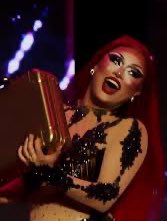 a year ago today 🥺 goodluck to the #s17 girls today!!! can’t wait to see who will take it home ⭐️ #DragRace