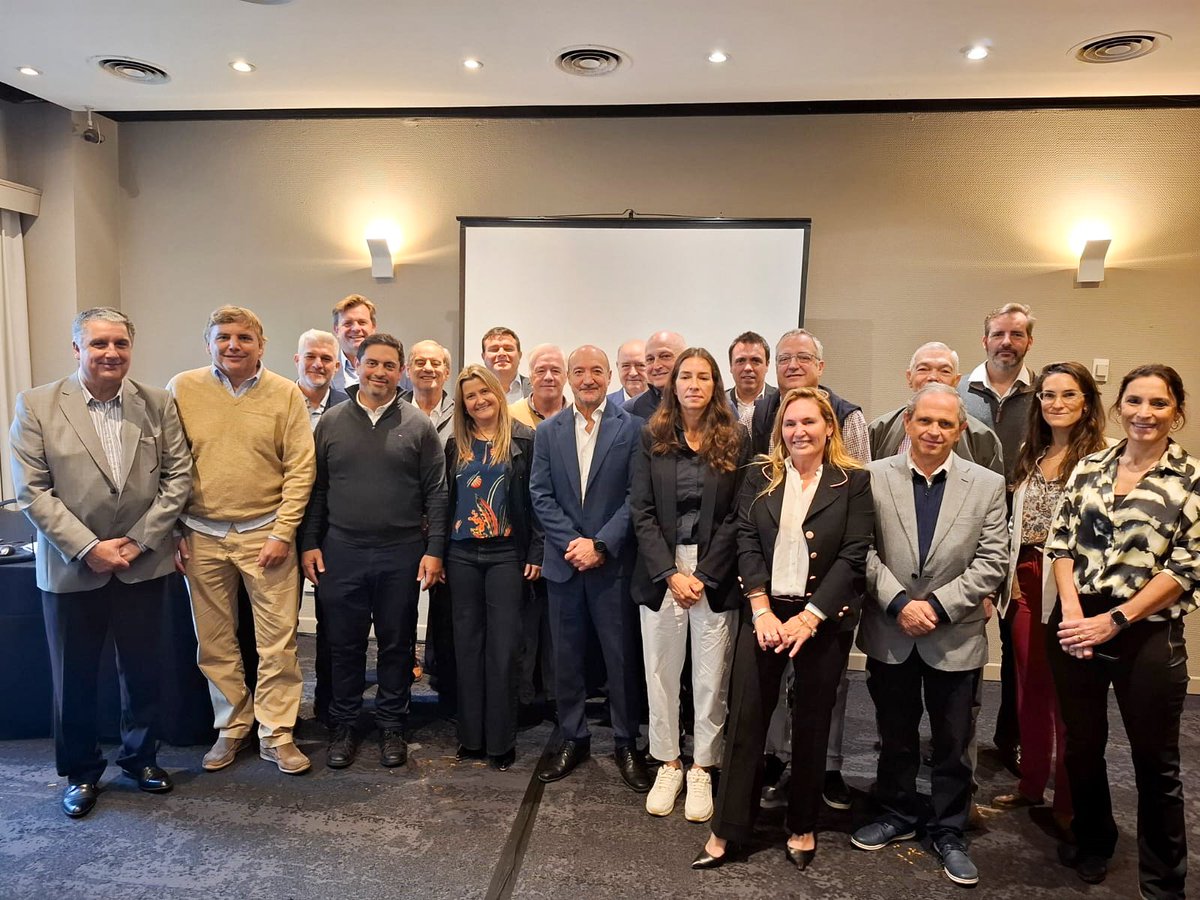 CaCEC renovó autoridades y designó a Marcelo Bechara como presidente “Competir en el mundo no es una opción, es una necesidad que tenemos que potenciar" 
cacec.com.ar/Noticia/detall…