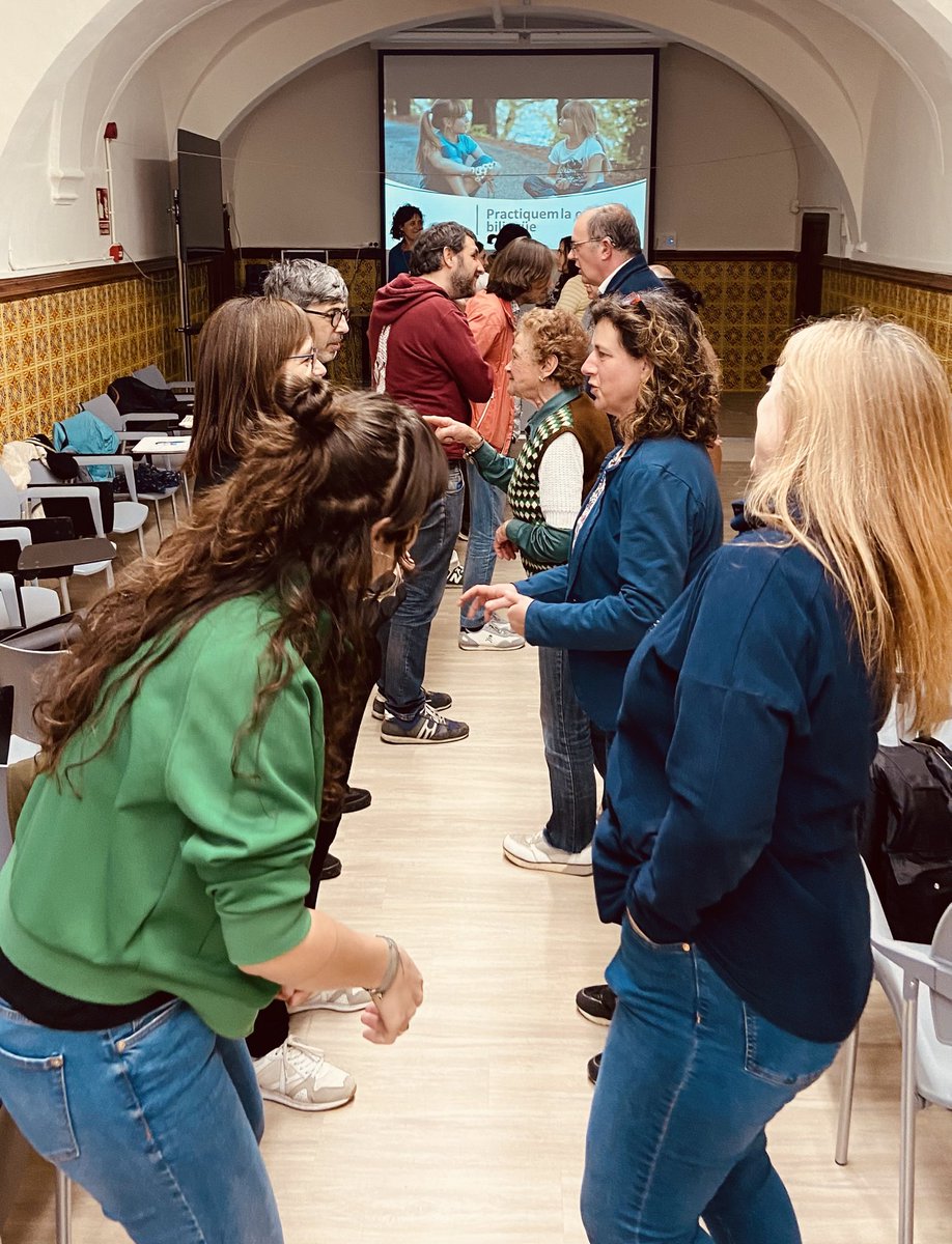 Avui hem acabat les formacions del #Convit2025: 5 grups amb un total de 55 persones. 

Tot a punt per al repte de 21 dies iniciant i mantenint totes les converses en català, que començarem per Sant Jordi.