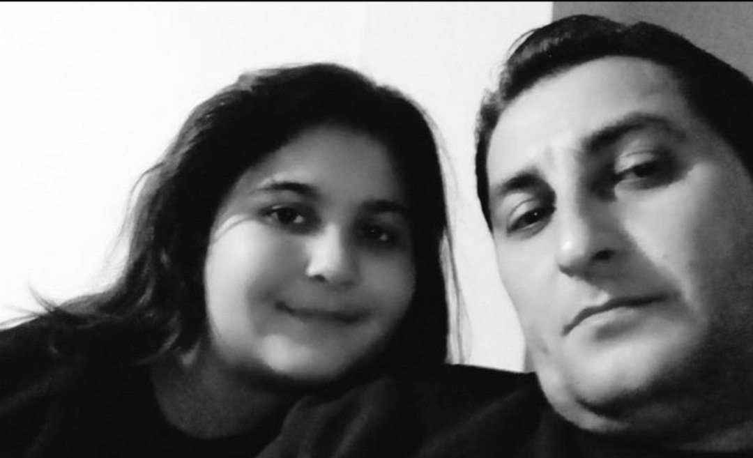 VatanSaban's tweet photo. Tam 7 yıl önce bu gece 
Son gecemiz miş 
Nerden bilecektim 
Kızıım. 
Yarını hastanede son kez elimi sıkacakmışsın meleğim. 
Herşey bütün hayellerimizin sonu olacak mış 12 Nisan. 
Yarın 2555 gün  olacak 
Katillerini o alçaklar hala koruyor.. 
#RabiaNazİçinAdalet https://t.co/4ITAAo2OaK