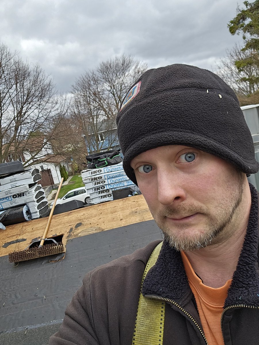DreamonGaming86's tweet photo. Really want to stream tonight, but I'm sure I'll be exhausted... https://t.co/K8WzHqIJDs
