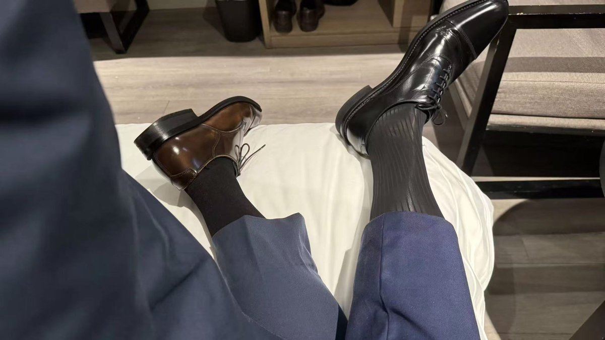 3正装S。  需要个M伺候
还能看到其中一个S的臣服与堕落！
谁想？